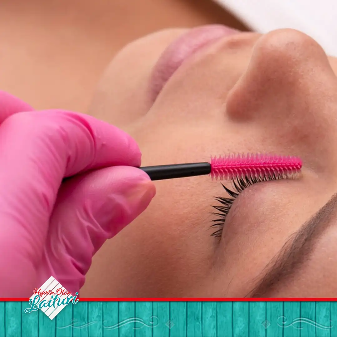 Lash & Brow Content Pic - Hyvän Olon Laituri tarjoaa laajan valikoiman hyvinvointipalveluja Kuopiossa.
